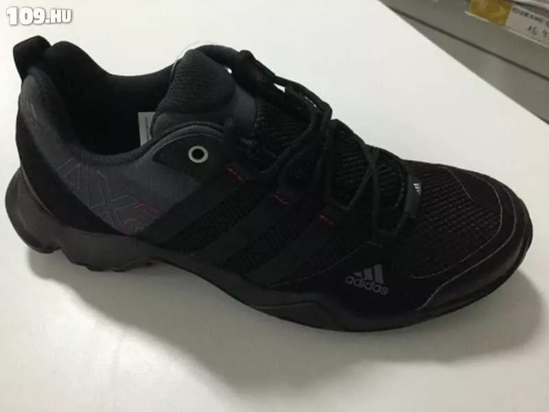 Adidas fekete sportcipő AX2